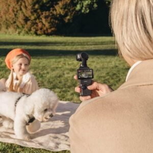 Alternative view of DJI Osmo Pocket 3 kamera za vlogovanje sa CMOS senzorom od 1 inča i 4K/120 fps video snimanjem
